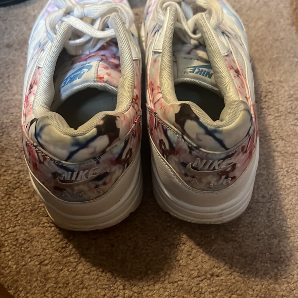 Nikes - Picture 3 of 3